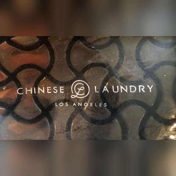 Chinese Laundry Sandals - Picture 3 of 5